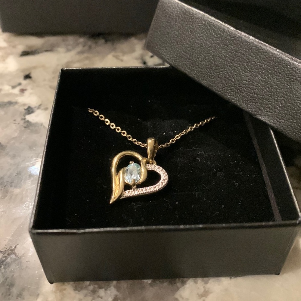 Vintage gold tone blue rhinestone heart necklace NIB‎